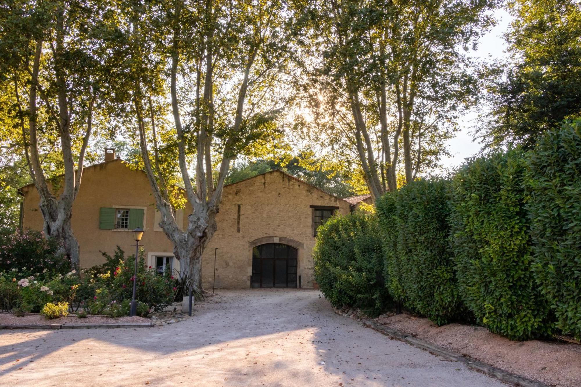 Mas Le 7 Bed & Breakfast Saint-Andiol Exterior photo