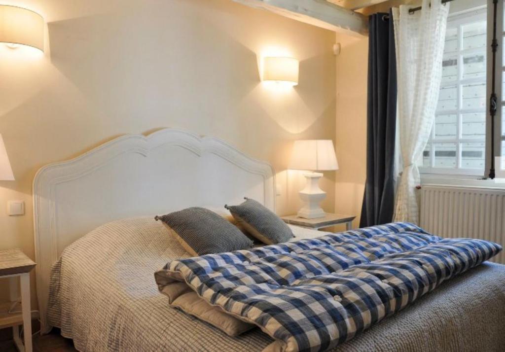 Mas Le 7 Bed & Breakfast Saint-Andiol Exterior photo